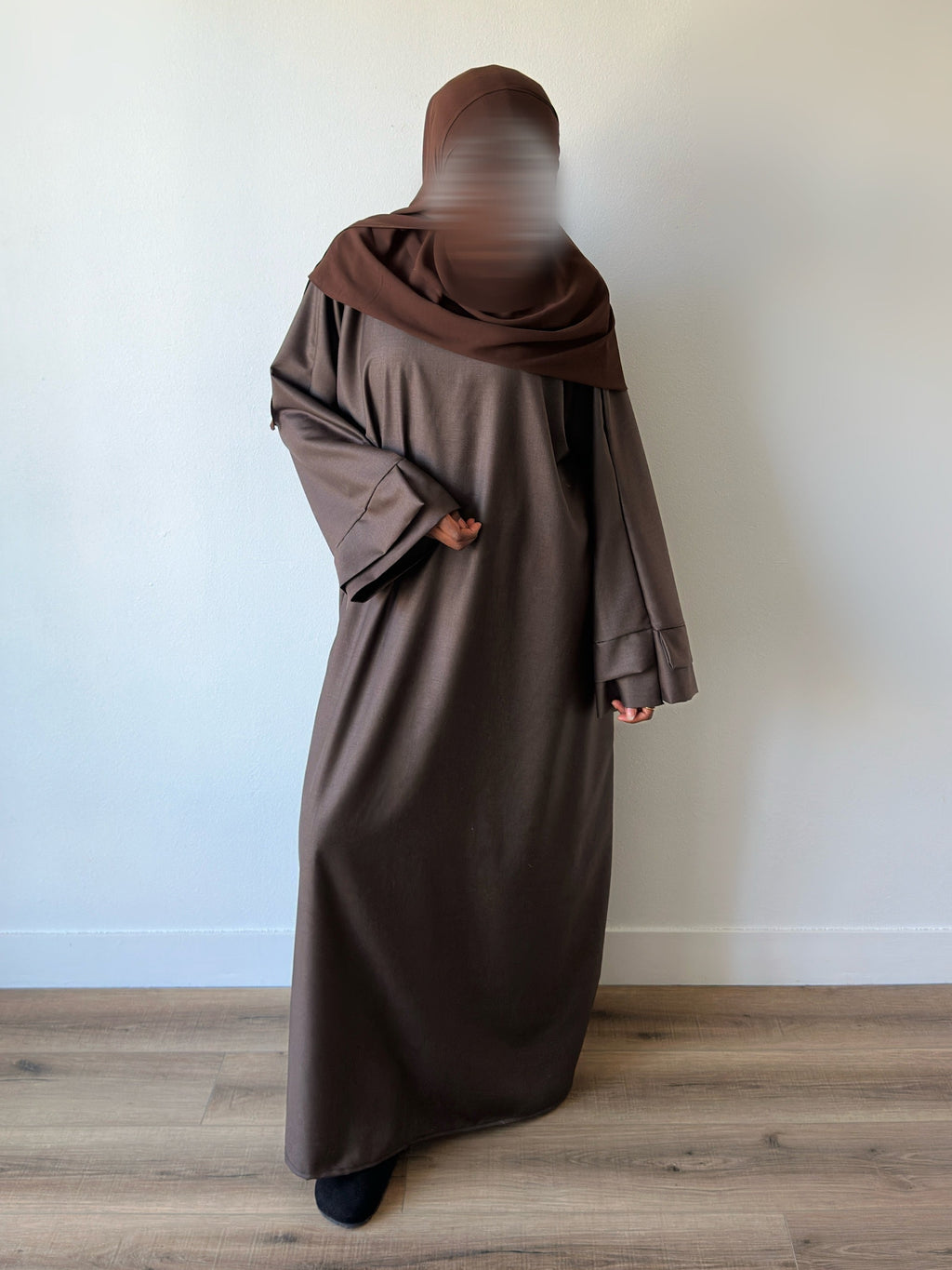 MODÈLE SARAT BRUN