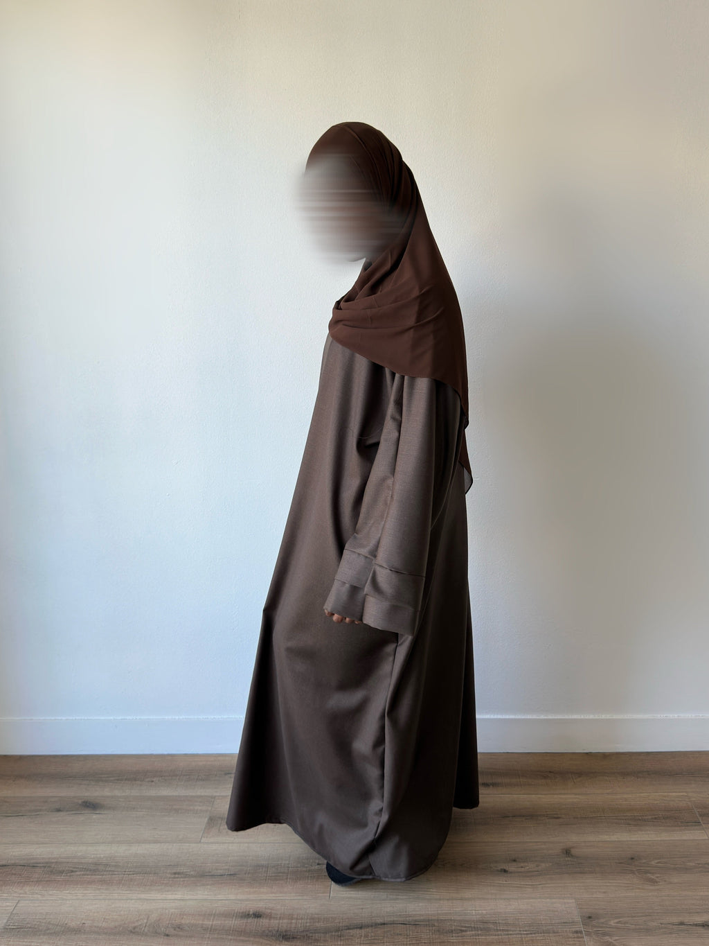 MODÈLE SARAT BRUN